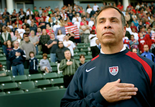 Reportage om fotboll i USA. USA-Norge. Bruce Arena,