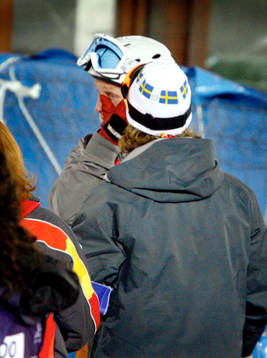 Sara Kjellin, Sverige, torkar tårarna