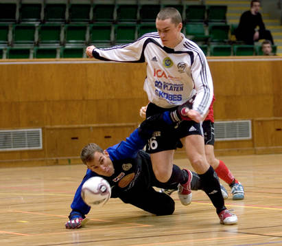 Anders Jonsson, målvakt, Västervik, kastar sig