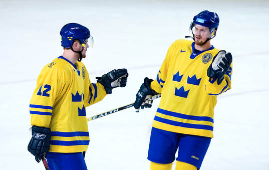 Daniel och Henrik Sedin jublar tillsammans