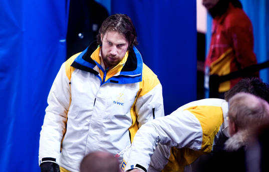 Peter Forsberg sätter sig på läktaren