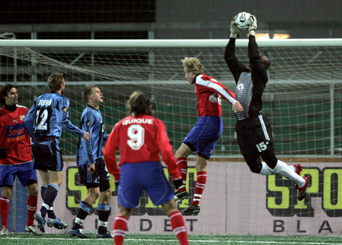Pa Dembo Tourray, målvakt Djurgården och Lyn´s Daniel