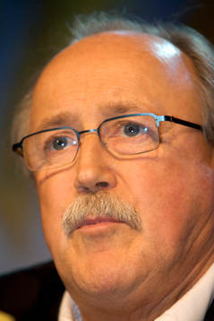 Fotboll, presskonferens, "Henke" Larsson