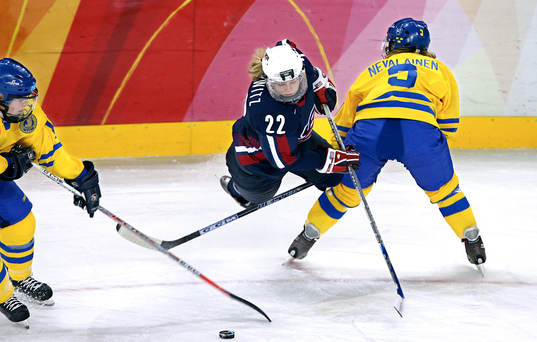 Natalie Darwitz, USA stoppas av Frida Nevalainen, Sverige