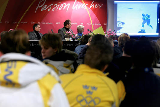 På damernas presskonferens visades en film om damerna