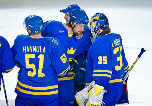 Peter Forsberg åker fram till Henrik Lundqvist