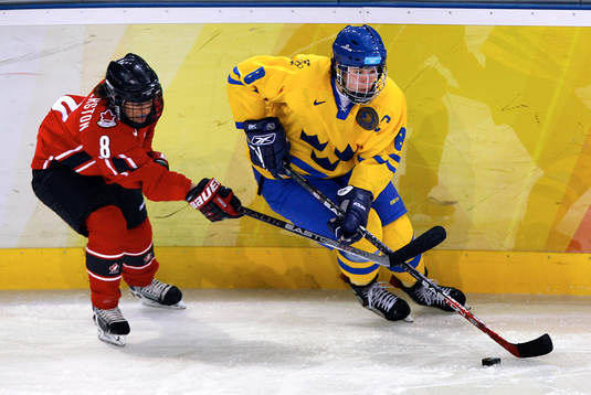 Katie Weatherstone, Kanada och Erika Holst, Sverige