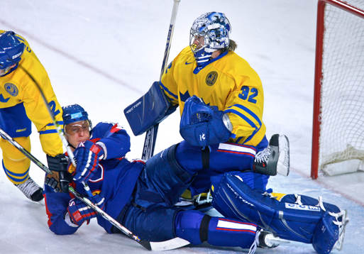Marian Hossa, Slovakien dras omkull framför Mikael