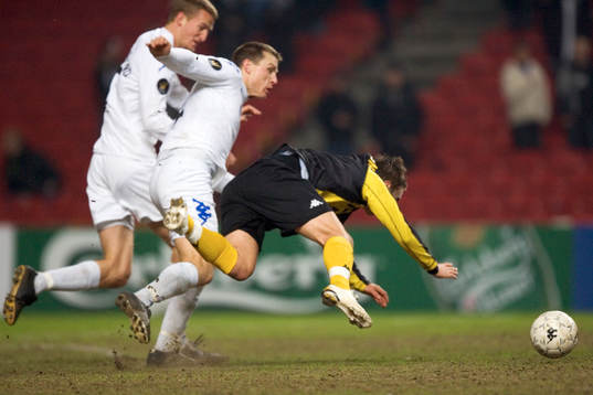 Petter Andersson, Hammarby, stupar. Flygande tackling