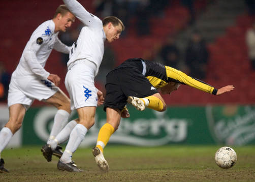 Petter Andersson, Hammarby, stupar. Flygande tackling