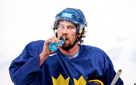 Peter Forsberg släcker törsten