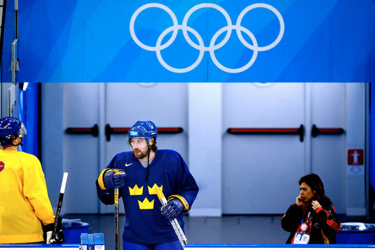 Peter Forsberg kliver ut på isen