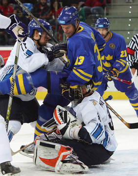 Fredrik Modin, Sverige sätter sig på  Antero Niittymaki ,