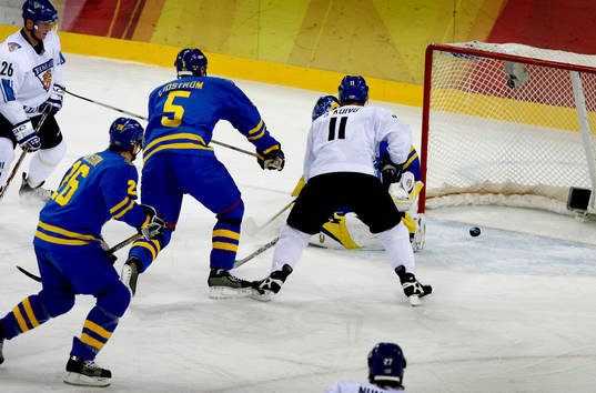 Saku Koivu, Finland gör 1-0 till Finland