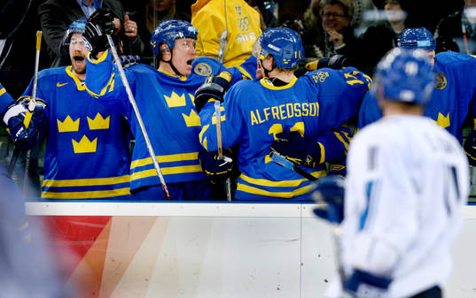 Peter Forsberg, Jörgen Jönsson, Daniel Alfredsson jubel