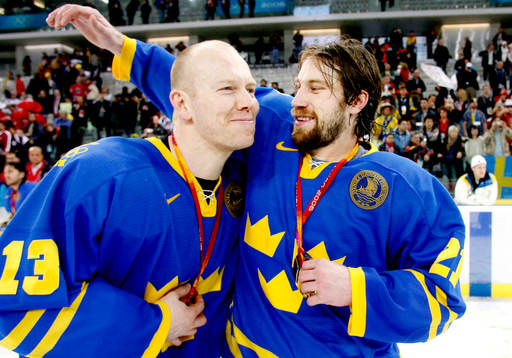 Mats Sundin och Peter Forsberg, Sverige, jubel