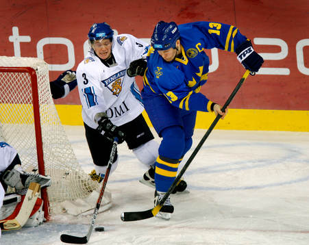 Mats Sundin, Sverige, försöker gå köksvägen