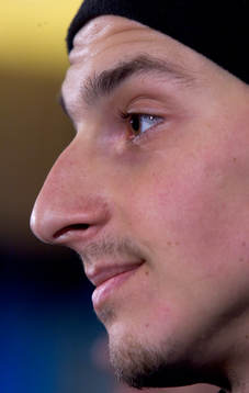 Zlatan Ibrahimovic en profil med nytt skägg