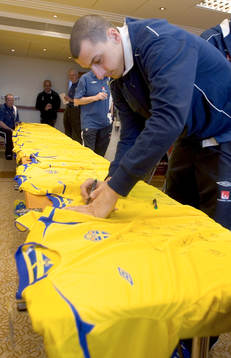 Zlatan Ibrahimovic. Autograf, tröja, tröjor