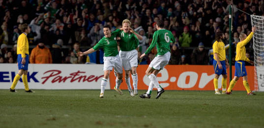 Irland jublar, Damien Duff grattas till 1-0. Jubel