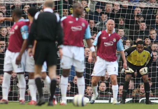Shaka Hislop, West Ham (Målvakt, Mur, Frisparksmur)