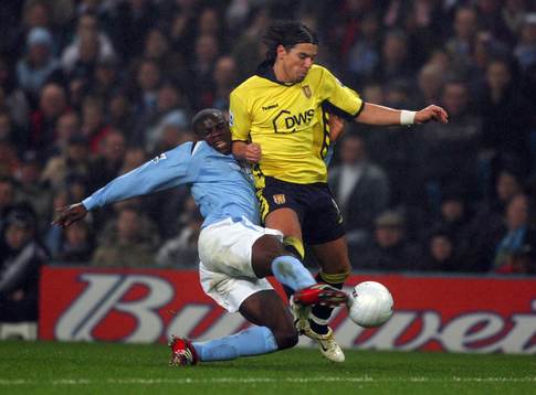 Milan Baros, Aston Villa och Micah Richards, Manchester