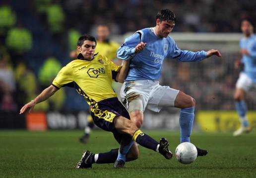 Aaron Hughes, Aston Villa och Albert Riera, Manchester