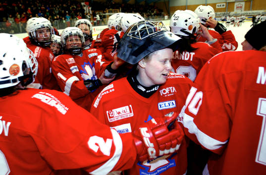 Charlotte Göthesson, målvakt MB, jublar. Jubel,  Svenska