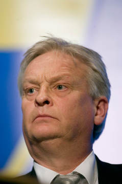 Hasse Backe, expertkommentator, TV