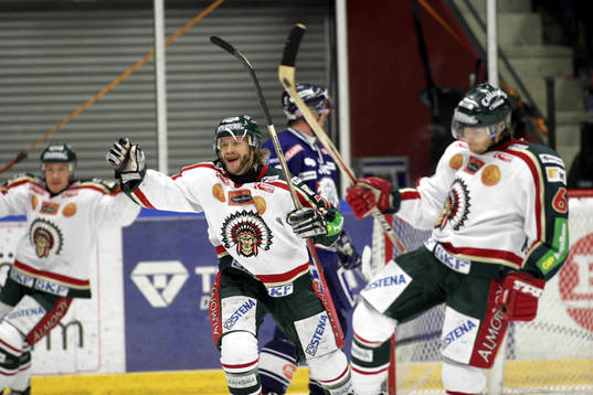Tomi Kallio, Frölunda jublar över ledningsmålet 2-3
