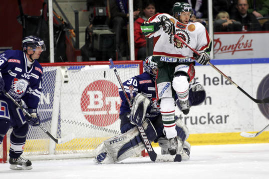 Tomi Kallio, Frölunda skymmer Fredrik Norrena, Linköping