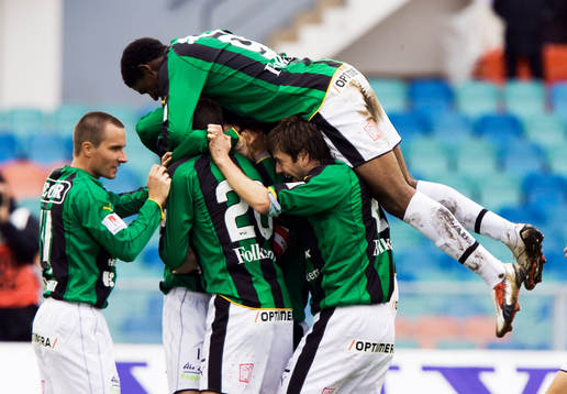 1-0, James Keene, som grattas av Daniel Nicklasson och