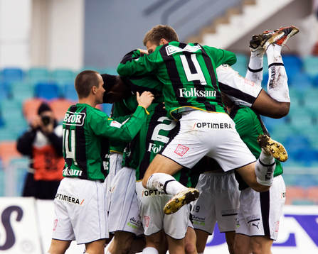 1-0 James Keene, och hela GAIS jublar. Jubel