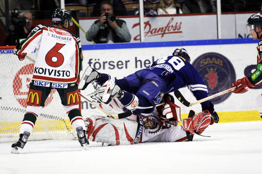 LHC kämpar men Frölunda leder med 1-0