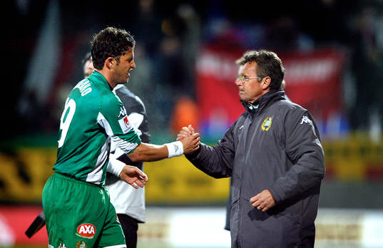 Anders Linderoth, tränare tar glatt emot Paulinho Guará