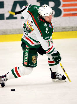Henrik Eriksson, slår av klubban, slagskott