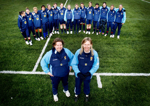 Fotboll, Dam, Skottland. Träning på Helenholms IP i