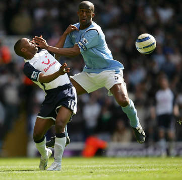 Jermaine Defoe, Tottenham och Sylvain Distin, Manchester