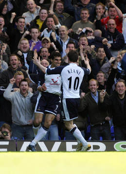 Robbie Keane och Paul Stalteri, Tottenham, jubel