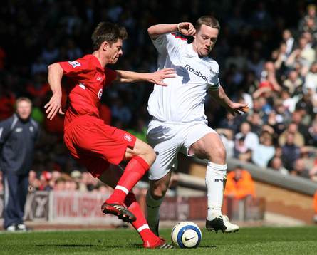 Xabi Alonso, Liverpool och Kevin Nolan, Bolton