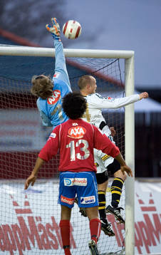 Nicklas Carlsson, AIK och Björn Stringheim, målvakt,