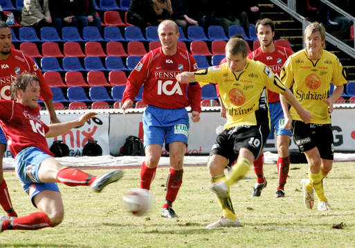 2-3, Samuel Holmén skjuter, Fredrik Gustafson kan ej hindra
