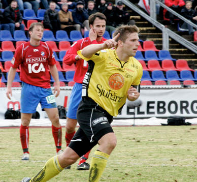 3-4, Anders Svensson har avgjort på straff och jublar,