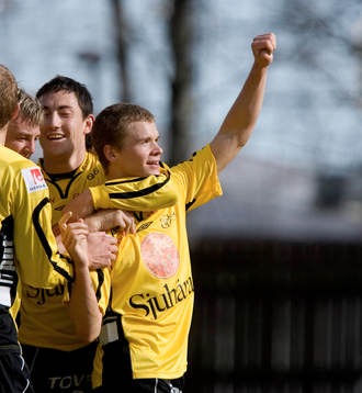Samuel Holmén, jubel, Mathias Svensson och Stefan Ishizaki