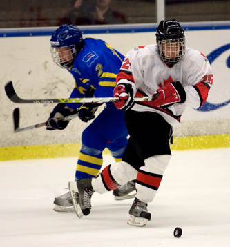 Justin Azevedo, Kanada, Eric Moe, Sverige
