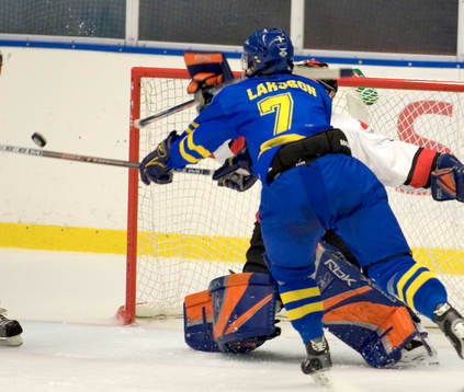 Tomas Larsson, Sverige framför Jonathan Bernier, Kanada