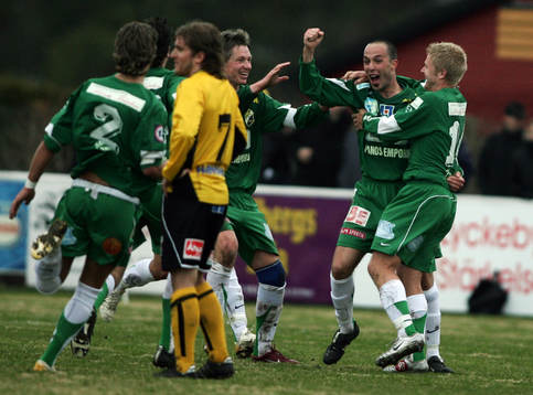 Ljungskile-jubel sedan Cedomir Zarkovic gjort 2 - 0