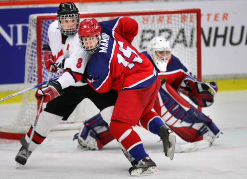 Maxim Mamin blockerar James McGinn