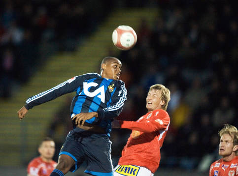 Thiago Quirino nickduellerar med Patrik Rosengren