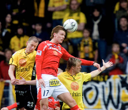 Viktor Elm vinner nickduell mot Mathias Svenson